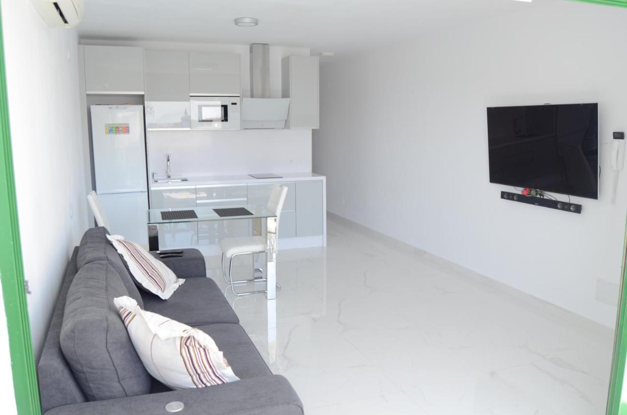 Modern Quiet Apartament Beach Front San Bartolome de Tirajana  Exterior photo